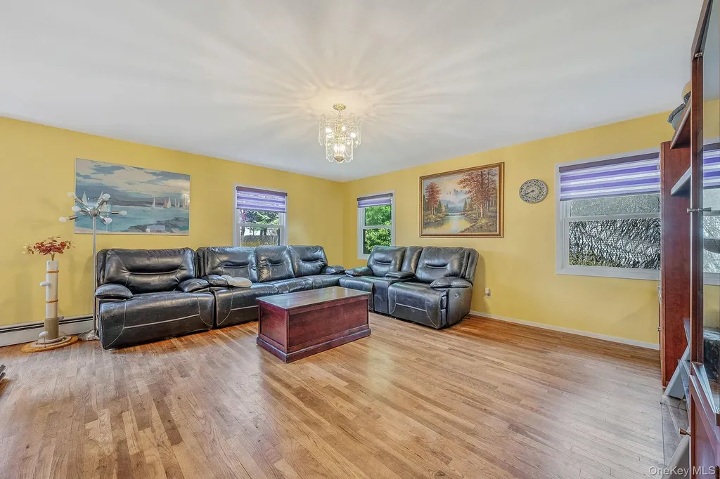 16 Manchester Lane Stony Brook NY 11790