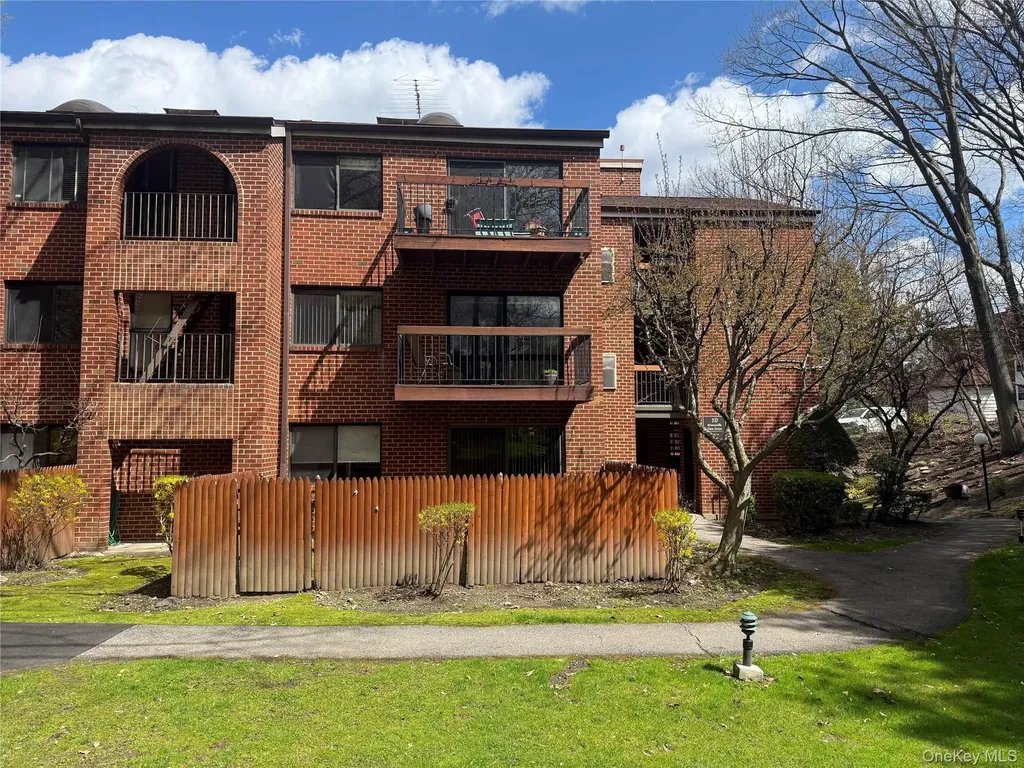 10 Bronxville Glen Drive Bronxville NY 10708