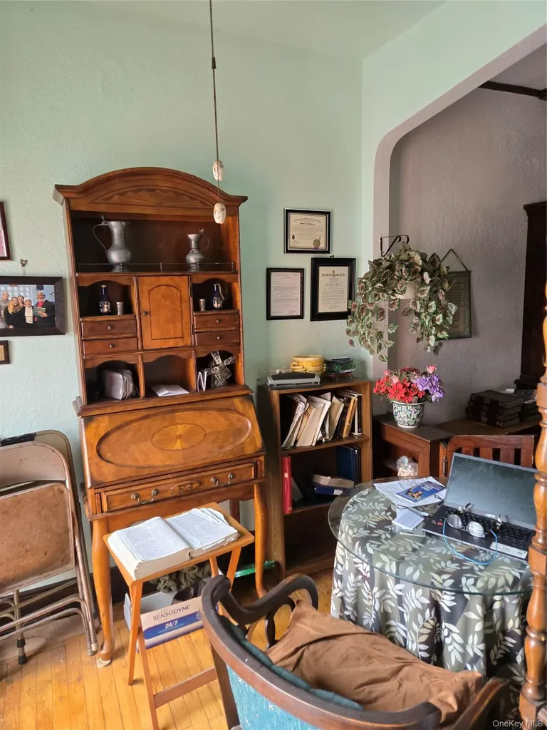 89-12 Rutledge Avenue Glendale NY 11385