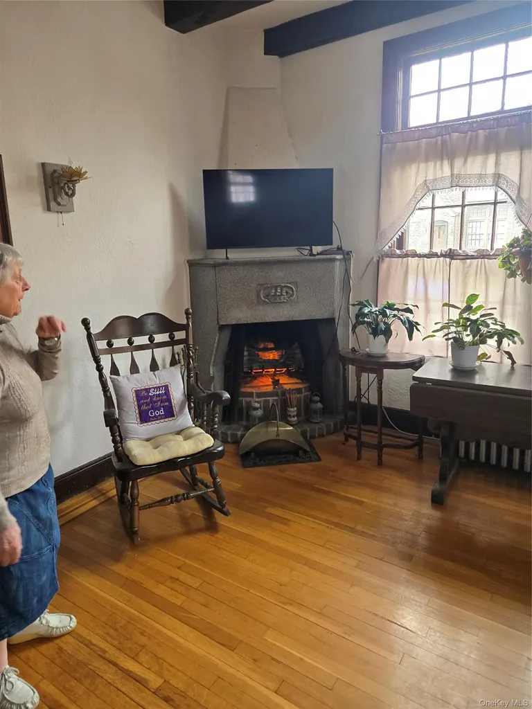 89-12 Rutledge Avenue Glendale NY 11385
