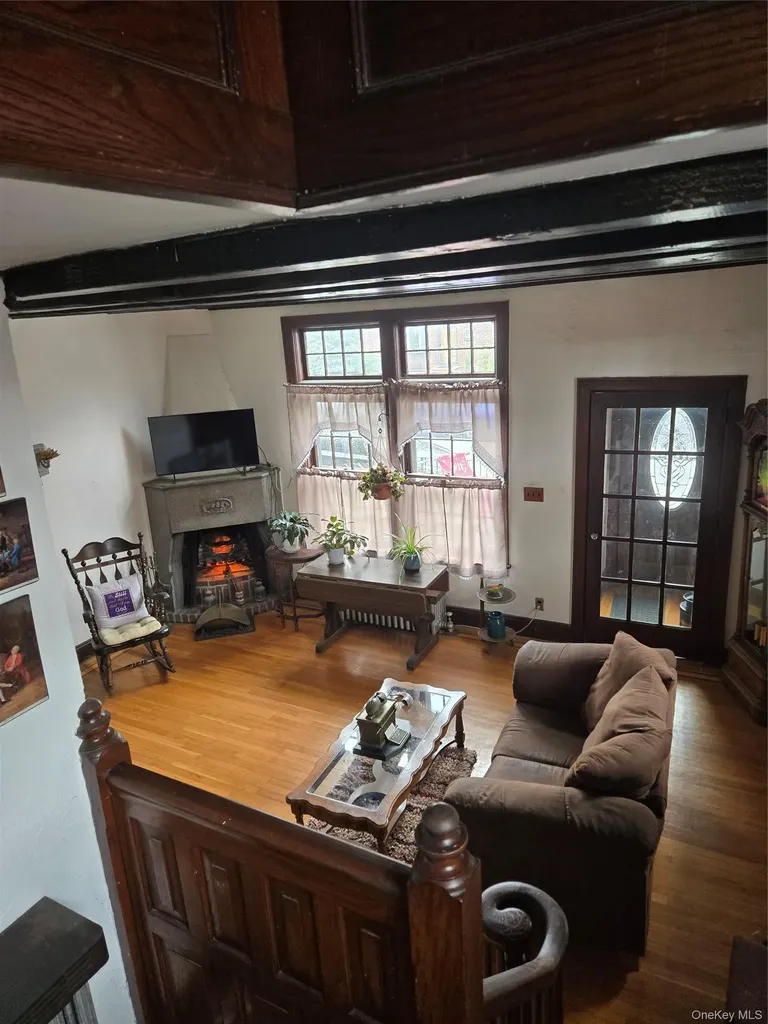89-12 Rutledge Avenue Glendale NY 11385