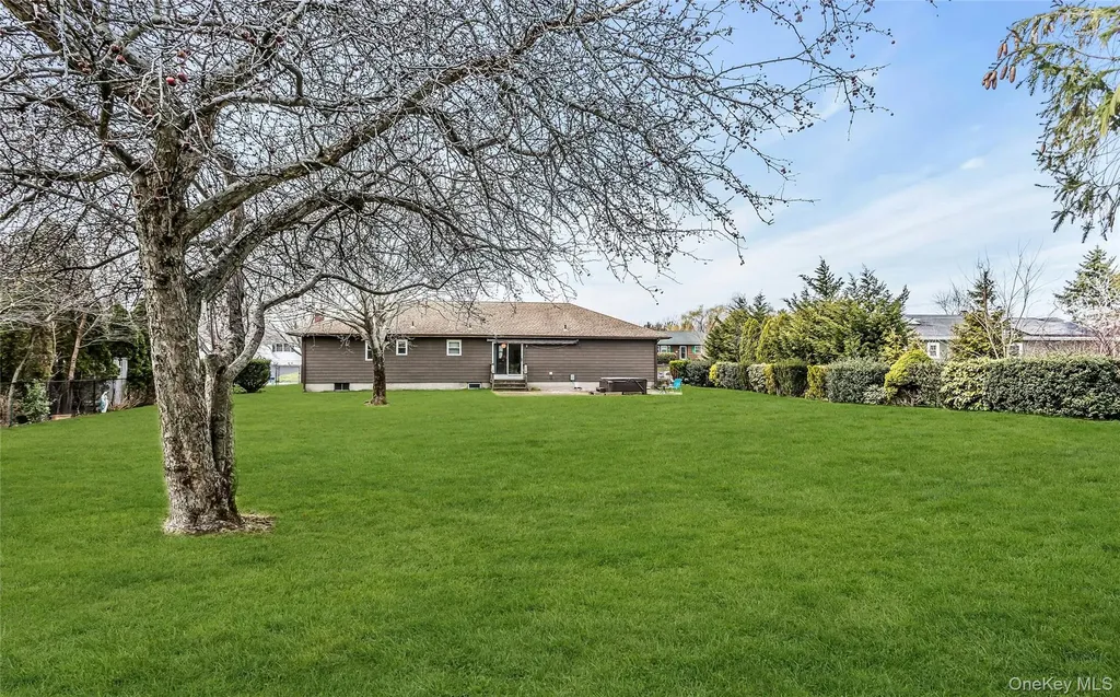 82 Donna Drive Baiting Hollow NY 11933