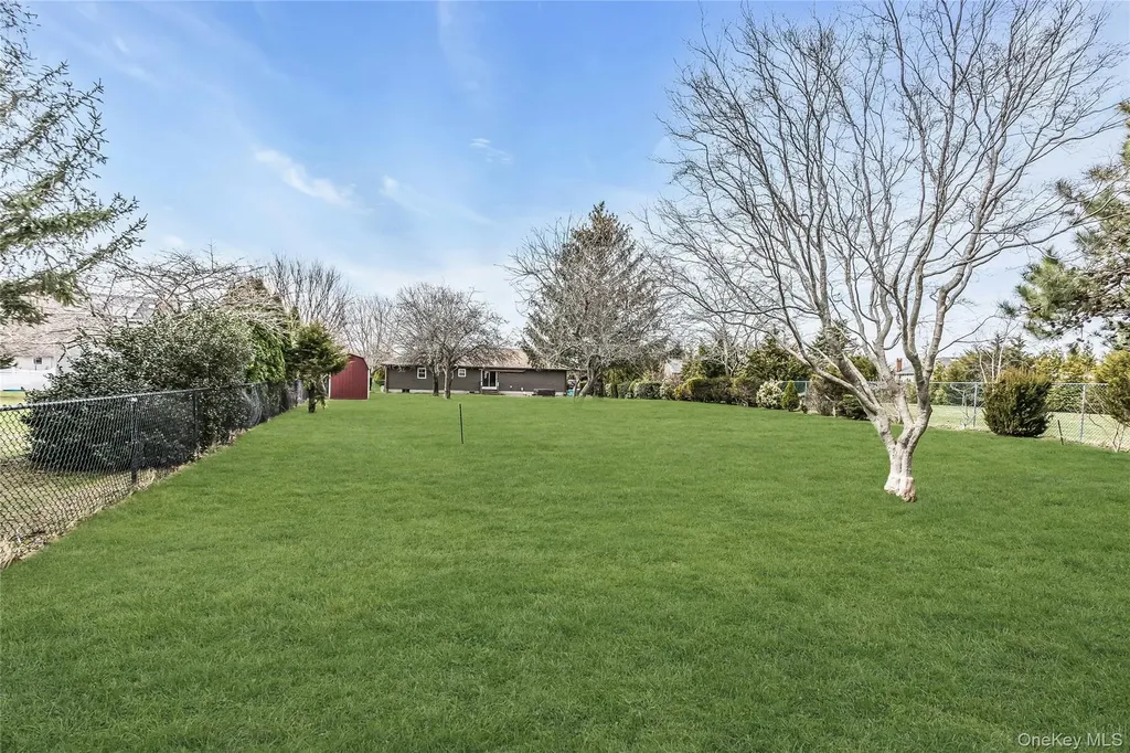 82 Donna Drive Baiting Hollow NY 11933