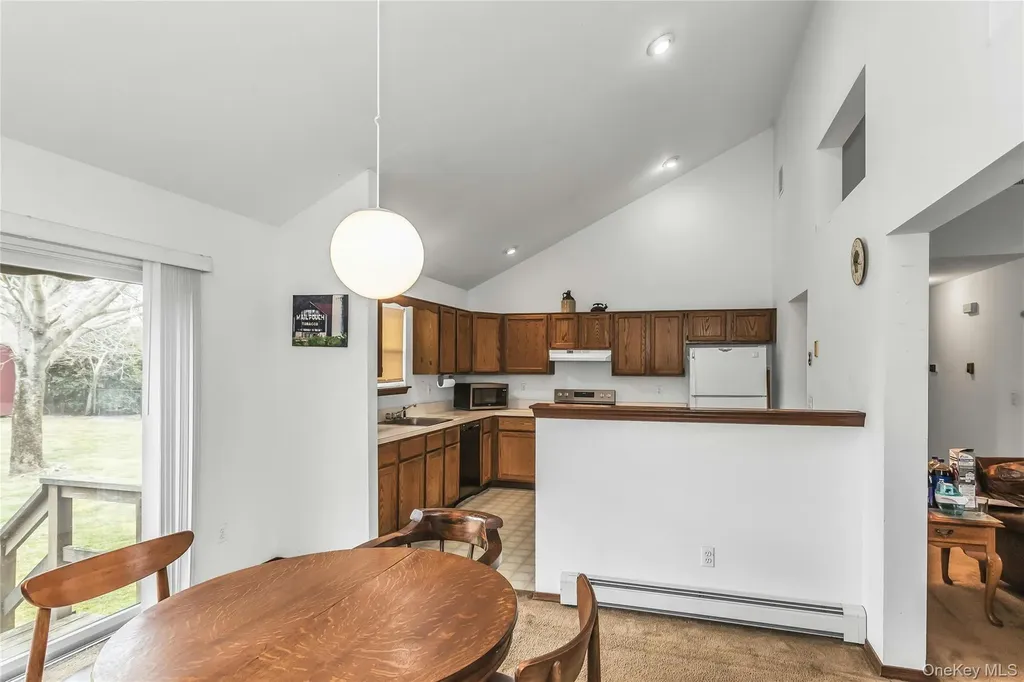 82 Donna Drive Baiting Hollow NY 11933