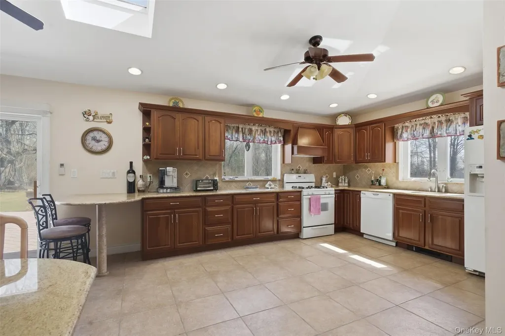 801 Albany Post Road Gardiner NY 12525