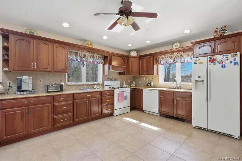 801 Albany Post Road Gardiner NY 12525