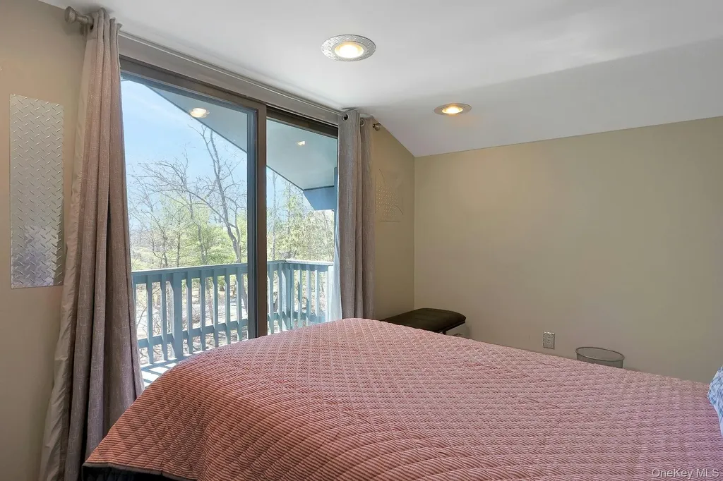 27 Deer Path Road Tuxedo Park NY 10987