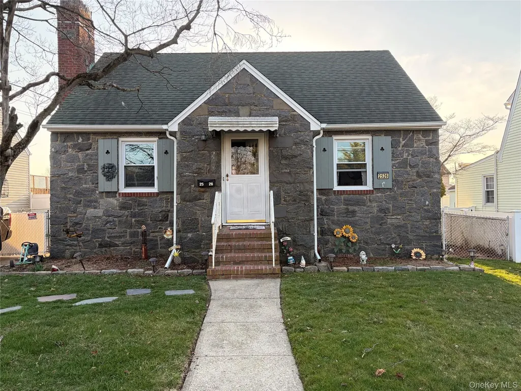2526 S Saint Marks Avenue Bellmore NY 11710