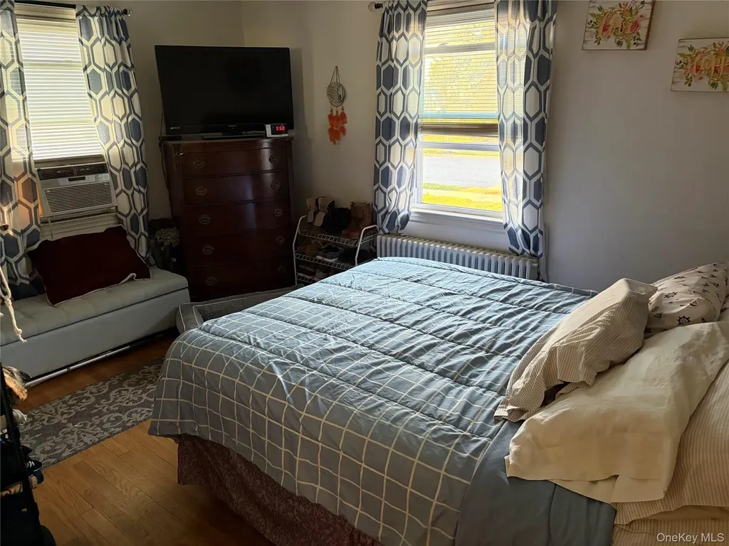 2526 S Saint Marks Avenue Bellmore NY 11710