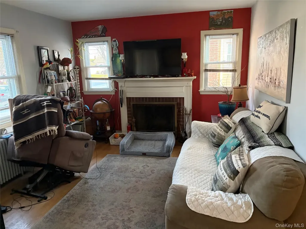 2526 S Saint Marks Avenue Bellmore NY 11710
