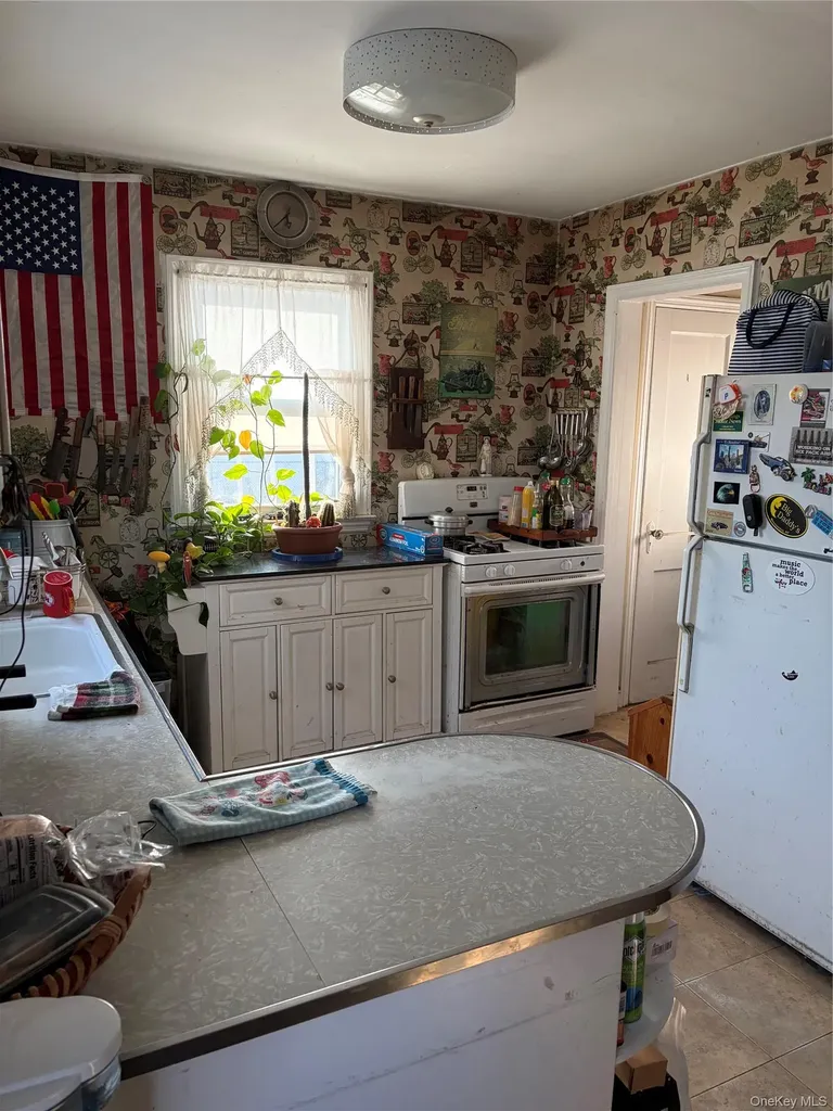 2526 S Saint Marks Avenue Bellmore NY 11710