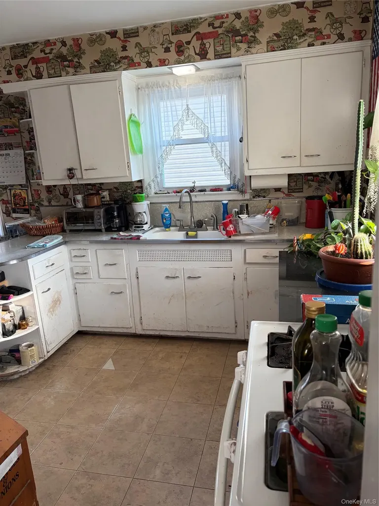 2526 S Saint Marks Avenue Bellmore NY 11710