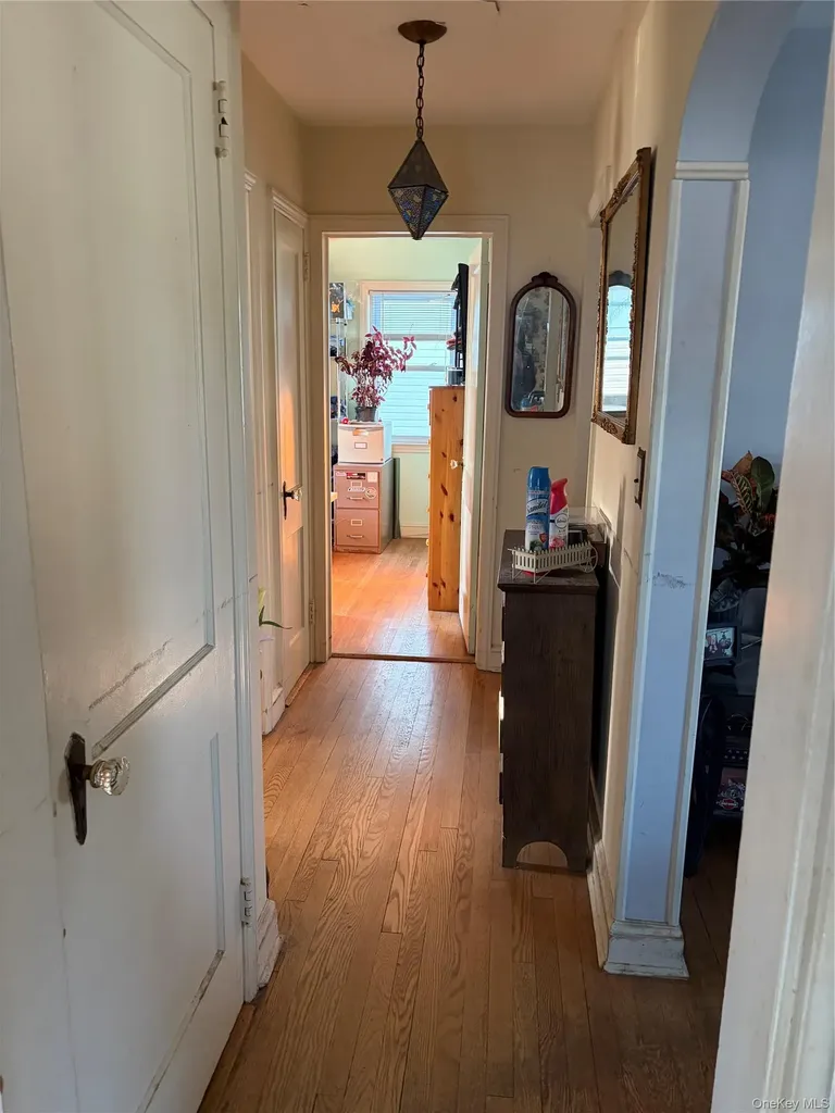 2526 S Saint Marks Avenue Bellmore NY 11710