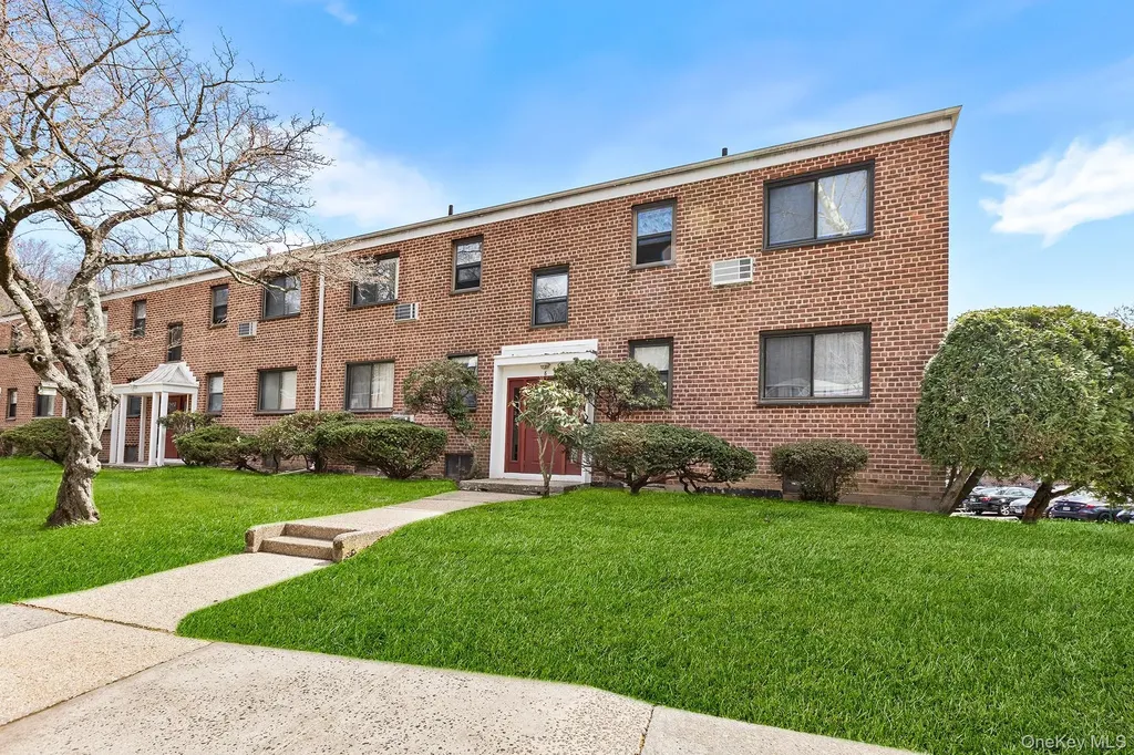 8 Lawrence Drive White Plains NY 10603