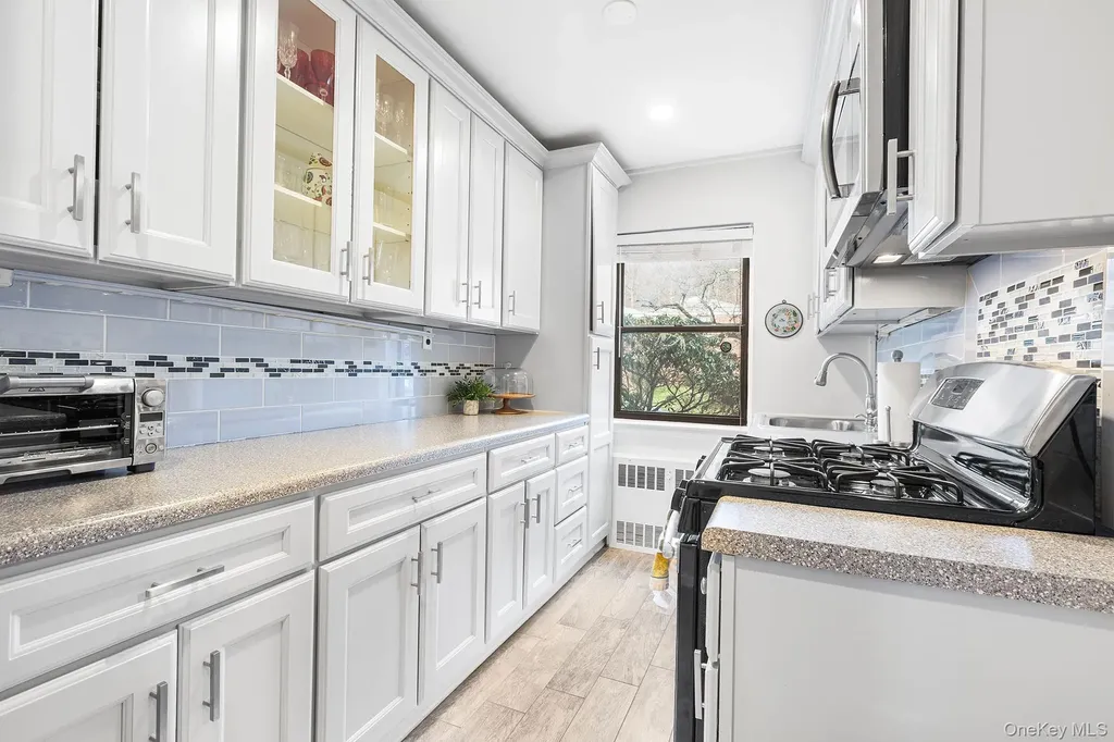 8 Lawrence Drive White Plains NY 10603