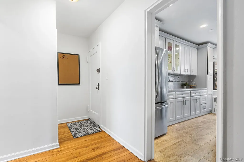 8 Lawrence Drive White Plains NY 10603