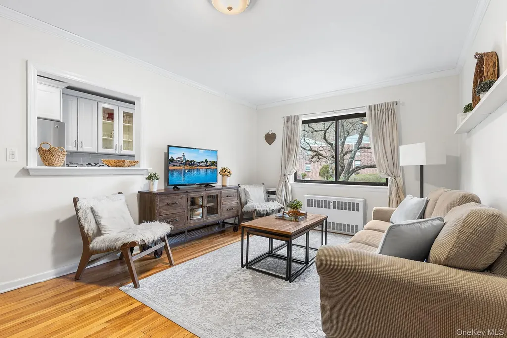 8 Lawrence Drive White Plains NY 10603