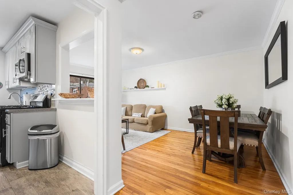 8 Lawrence Drive White Plains NY 10603
