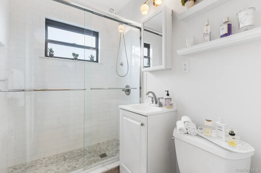 8 Lawrence Drive White Plains NY 10603