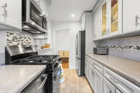 8 Lawrence Drive White Plains NY 10603