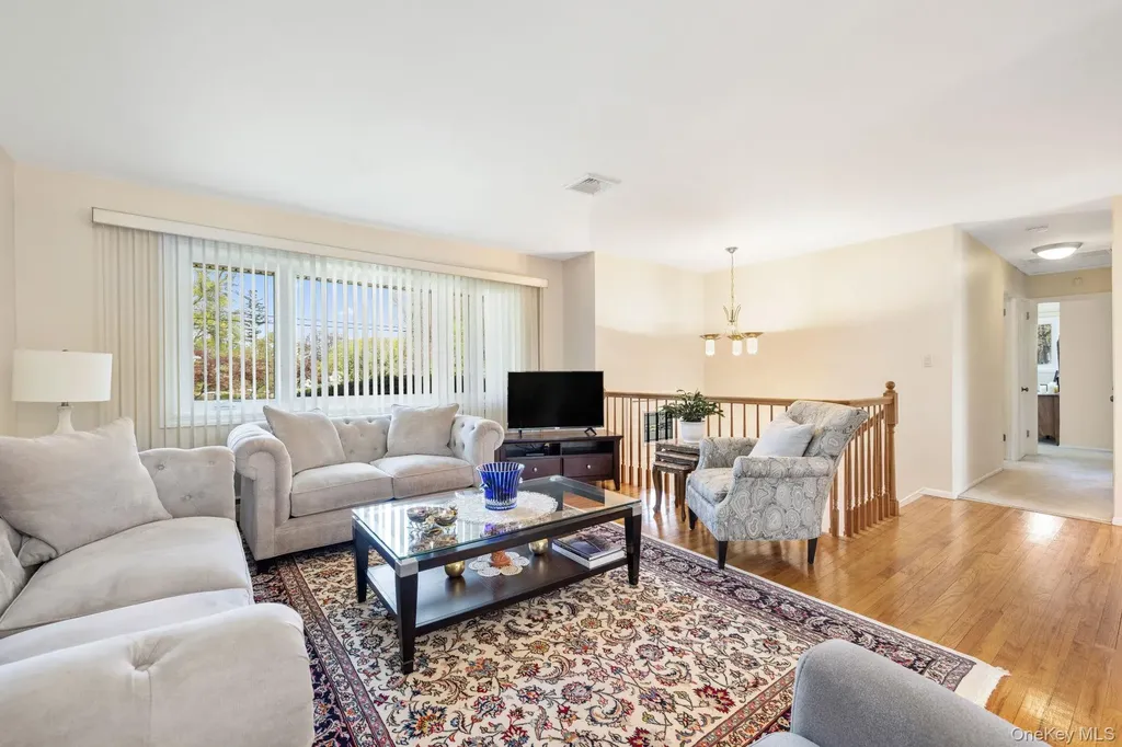 26 Spruce Lane West Nyack NY 10994