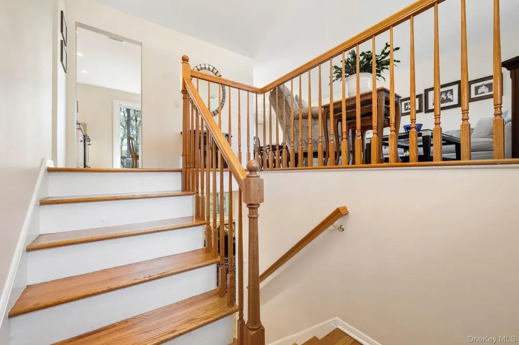 26 Spruce Lane West Nyack NY 10994