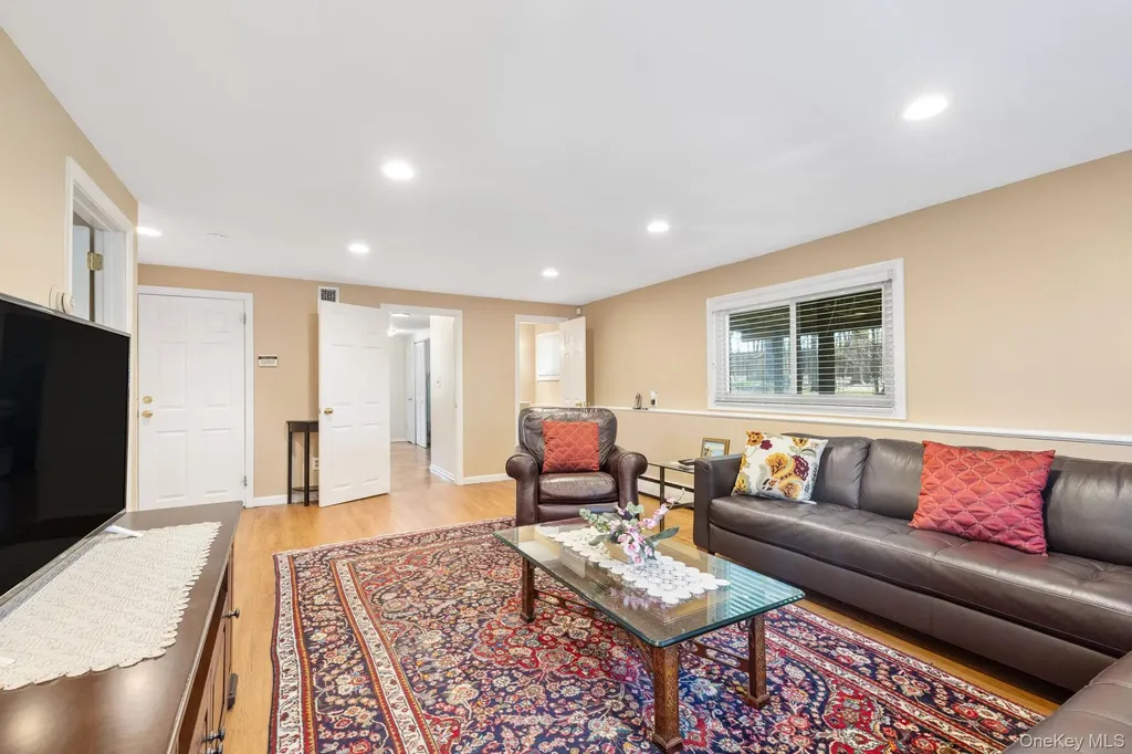 26 Spruce Lane West Nyack NY 10994