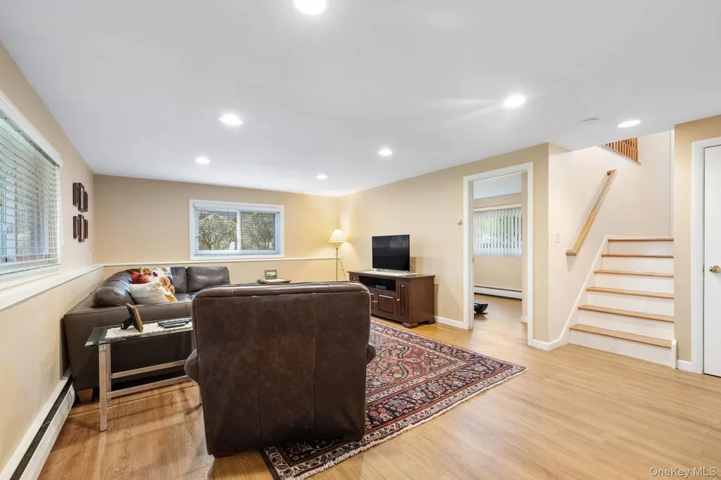 26 Spruce Lane West Nyack NY 10994
