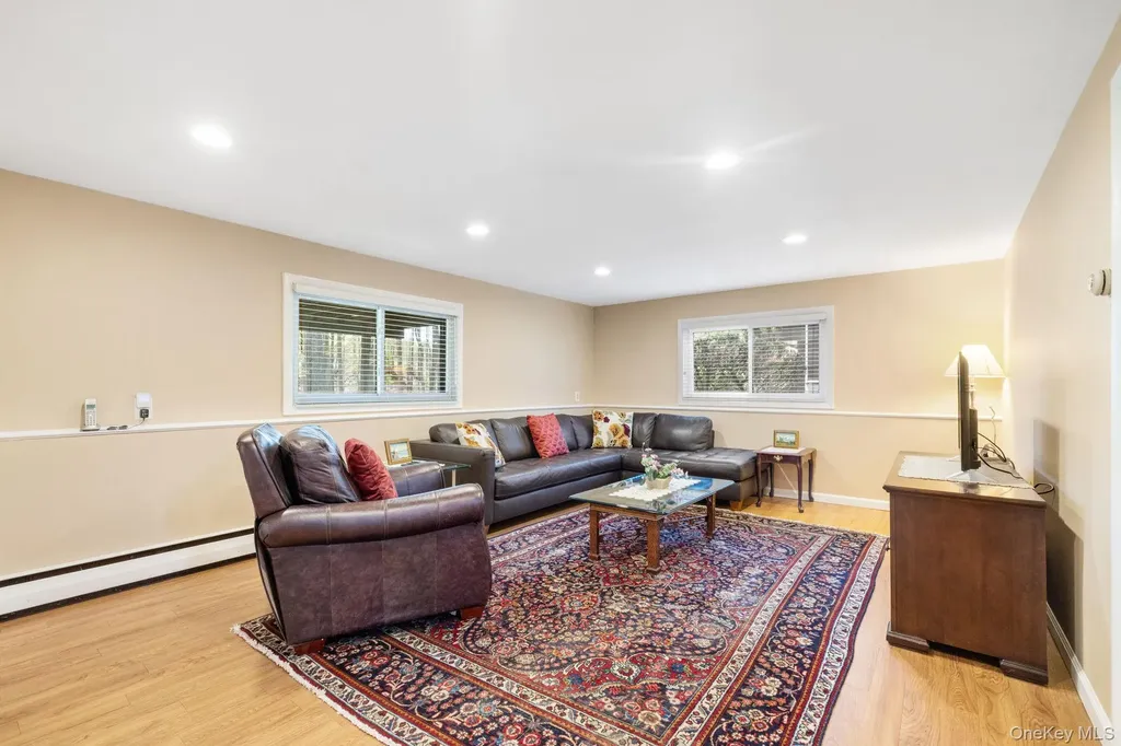 26 Spruce Lane West Nyack NY 10994