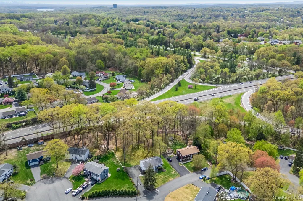 26 Spruce Lane West Nyack NY 10994