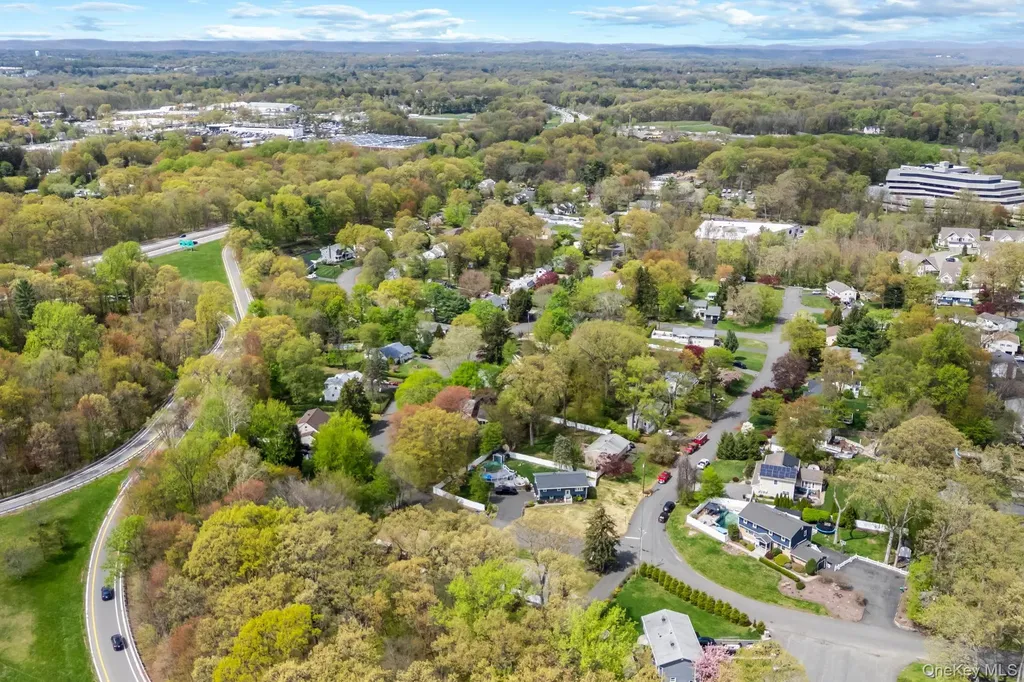 26 Spruce Lane West Nyack NY 10994