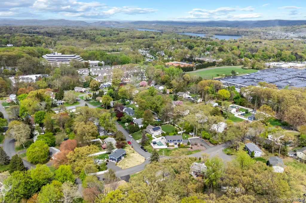 26 Spruce Lane West Nyack NY 10994