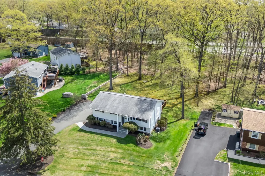 26 Spruce Lane West Nyack NY 10994
