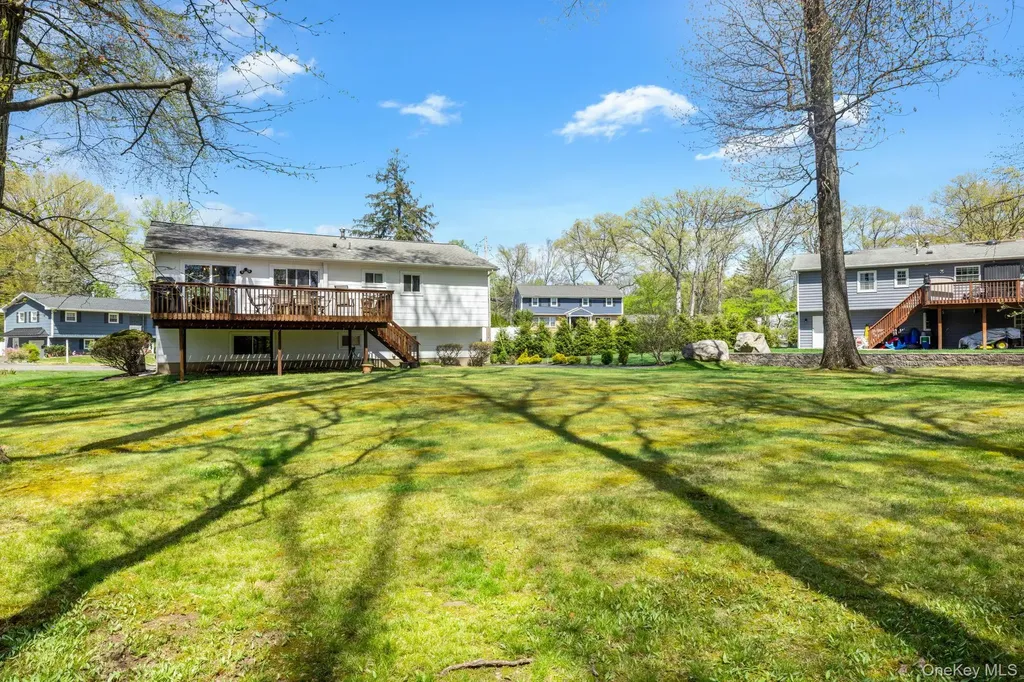 26 Spruce Lane West Nyack NY 10994