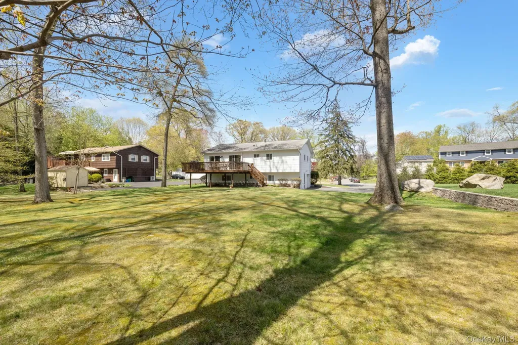 26 Spruce Lane West Nyack NY 10994