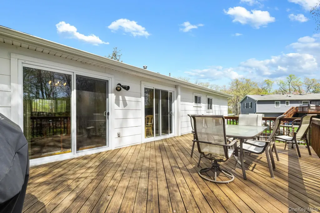 26 Spruce Lane West Nyack NY 10994