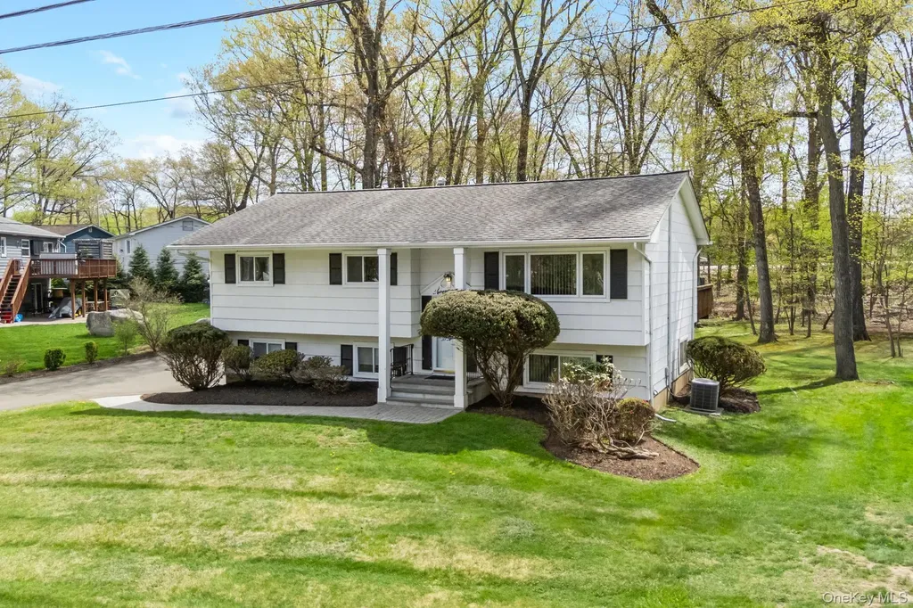 26 Spruce Lane West Nyack NY 10994