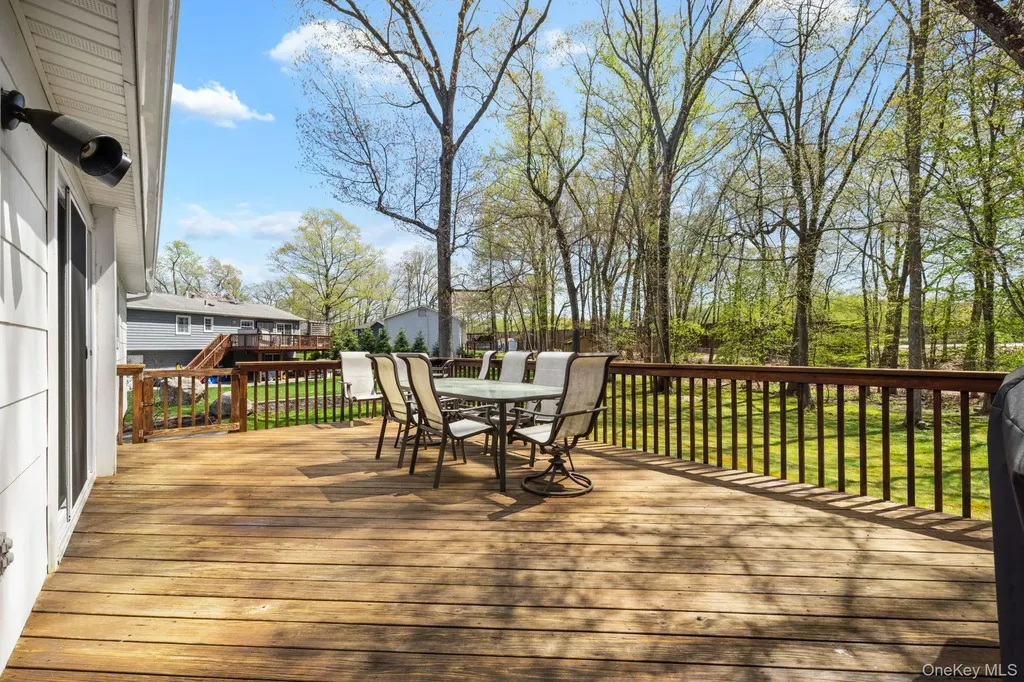 26 Spruce Lane West Nyack NY 10994