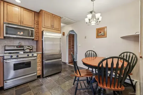 89 Green Road West Nyack NY 10994