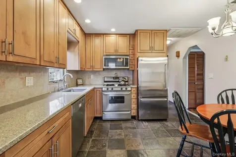 89 Green Road West Nyack NY 10994