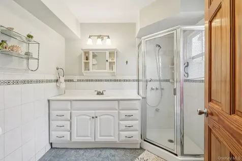 89 Green Road West Nyack NY 10994