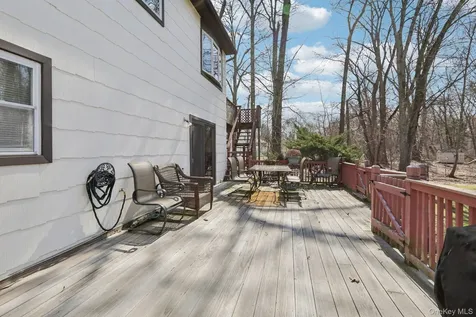 89 Green Road West Nyack NY 10994