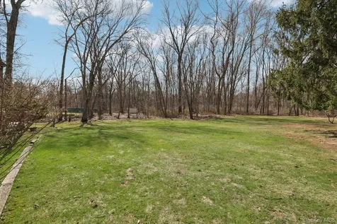 89 Green Road West Nyack NY 10994