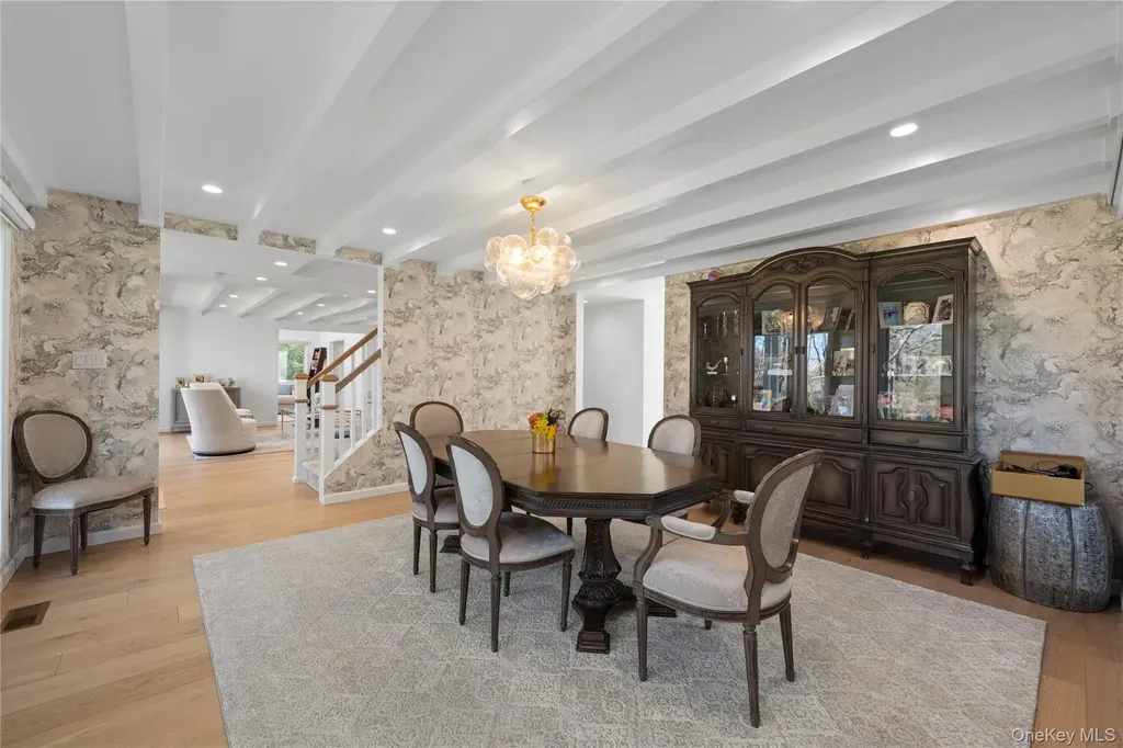 930 Smith Lane Hewlett Neck NY 11598