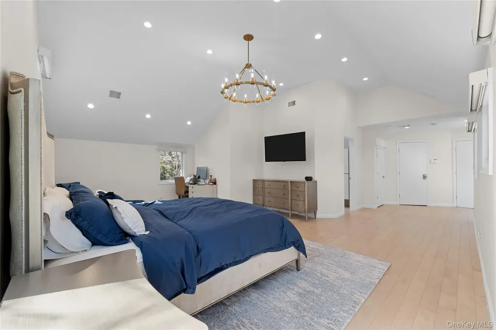930 Smith Lane Hewlett Neck NY 11598