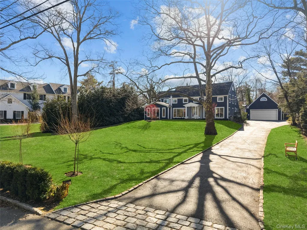 930 Smith Lane Hewlett Neck NY 11598