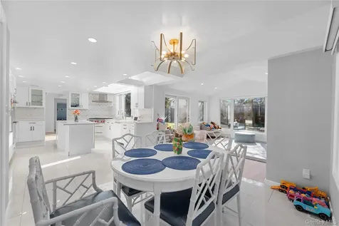 930 Smith Lane Woodmere NY 11598