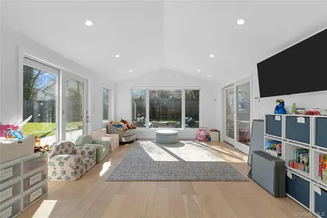 930 Smith Lane Woodmere NY 11598
