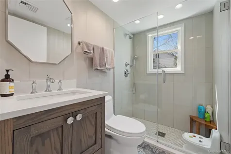 930 Smith Lane Woodmere NY 11598