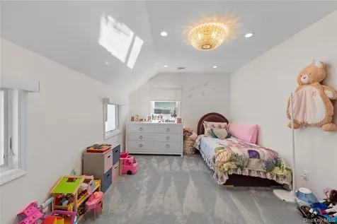 930 Smith Lane Woodmere NY 11598